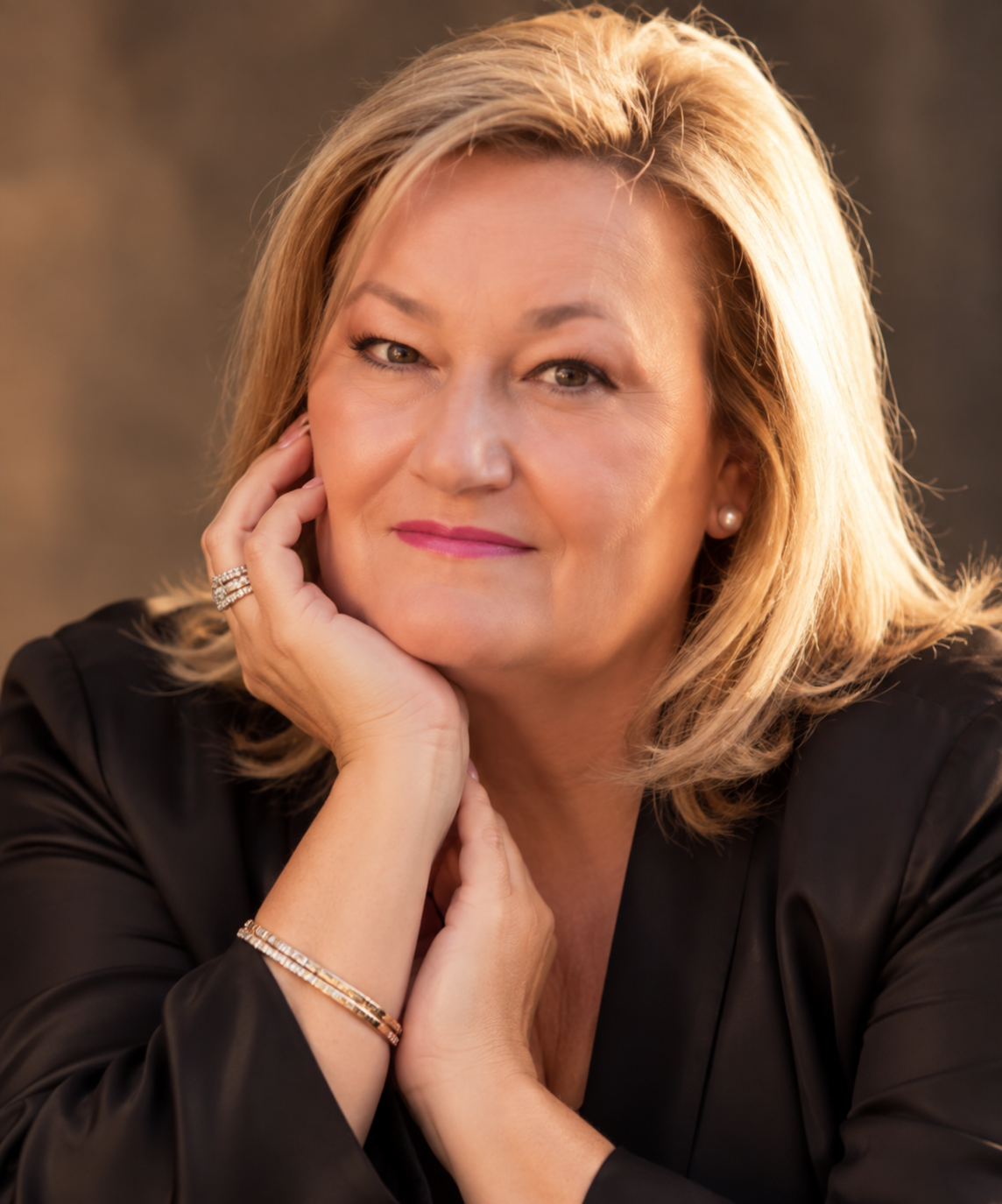 Hellen Cross